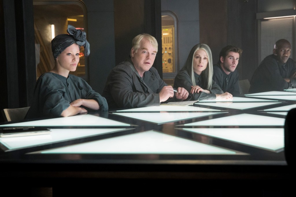the-hunger-games-mockingjay-part-1-district-13