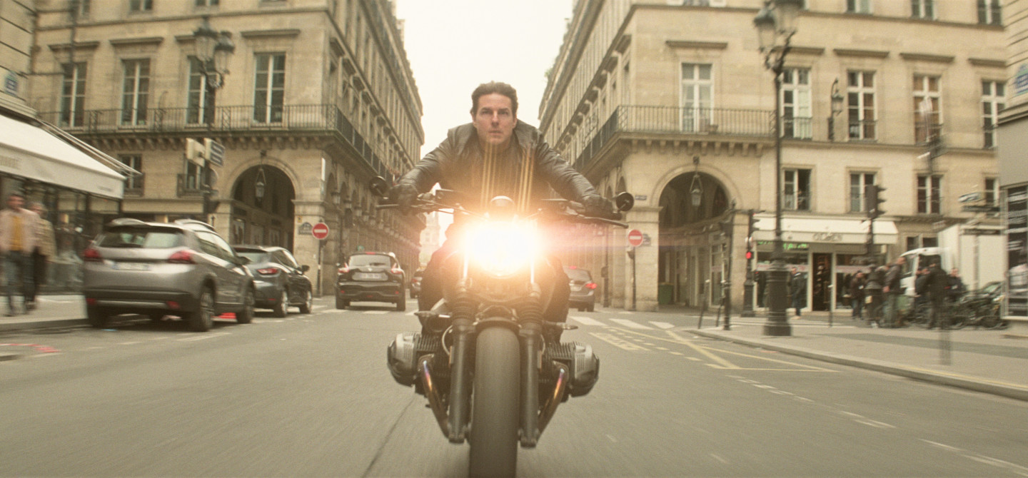 mission-impossible-fallout-ethan-bike-paris.jpg